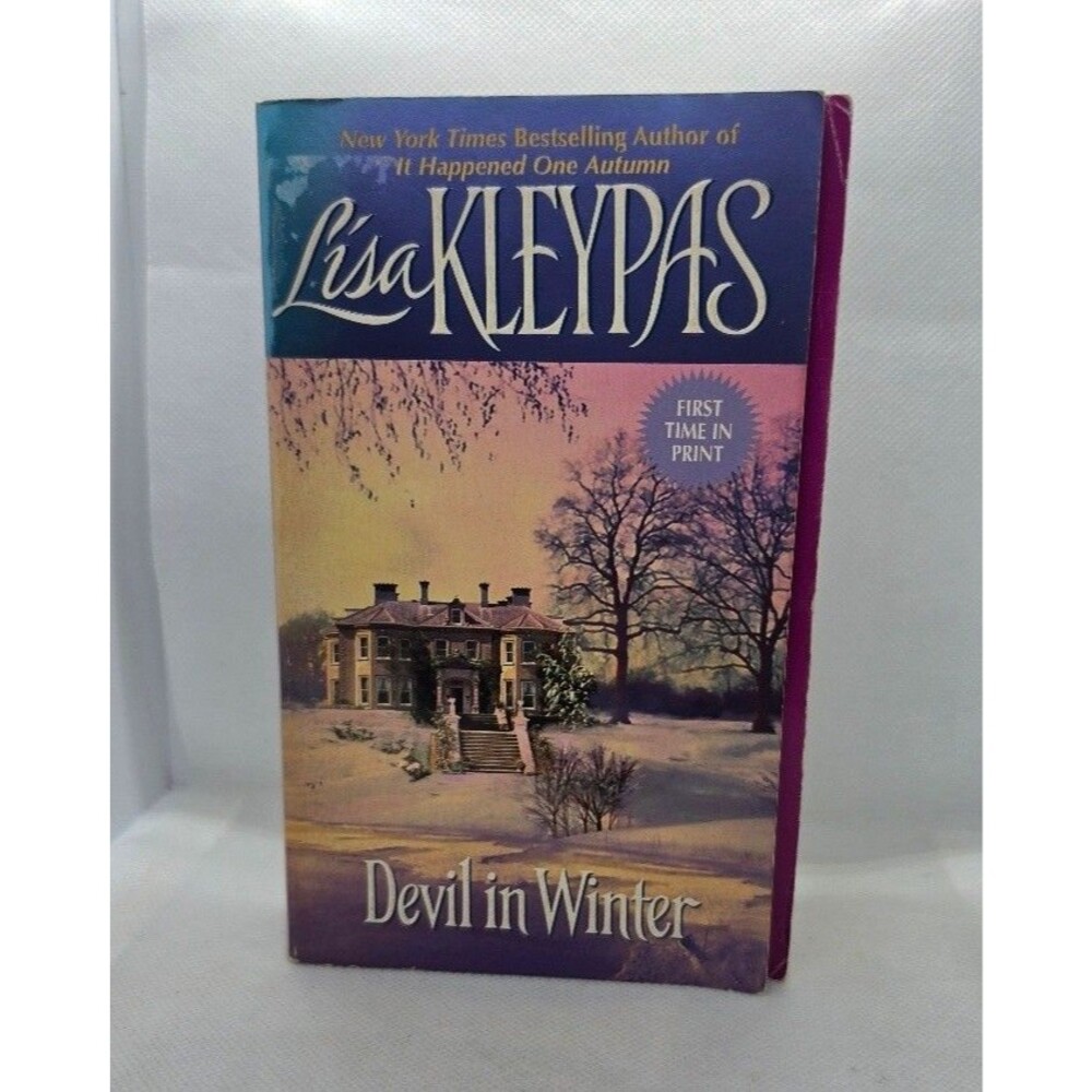 Lisa Kleypas Devil in Winter Wallflowers Series #3 First Ed. w/ Stepback Avon